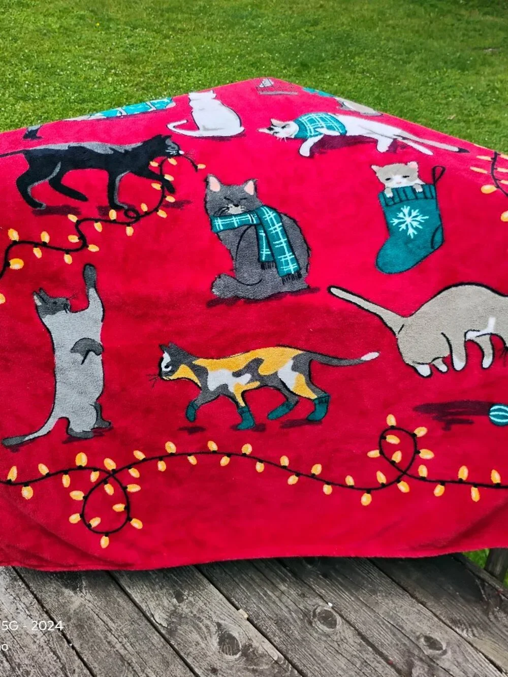 Vera Bradley red soft micro plush Christmas Cats holiday blanket 2020 w serial #